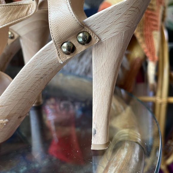 Manolo Blahnik Y2K wood platform sandal heels - Picture 6 of 10